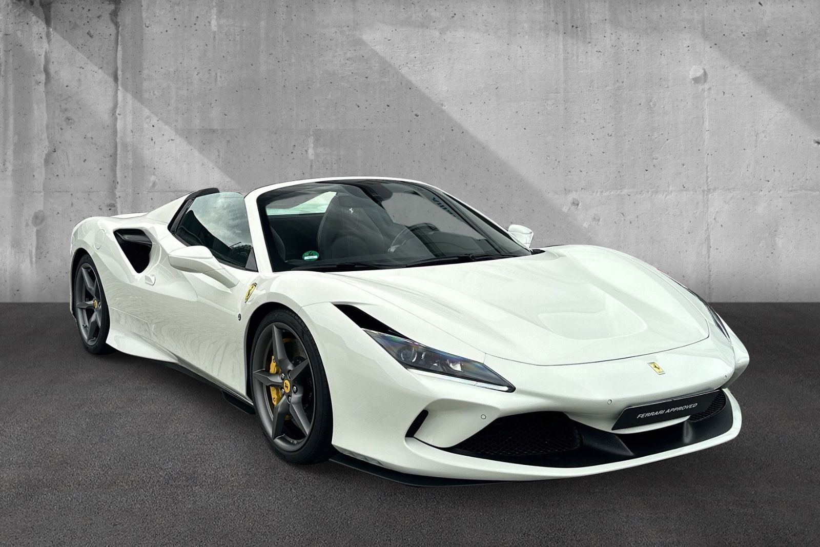 Fahrzeugabbildung Ferrari F8 Spider*Dt.Auto*Lift*LED Lenkrad*JBL*Kamera