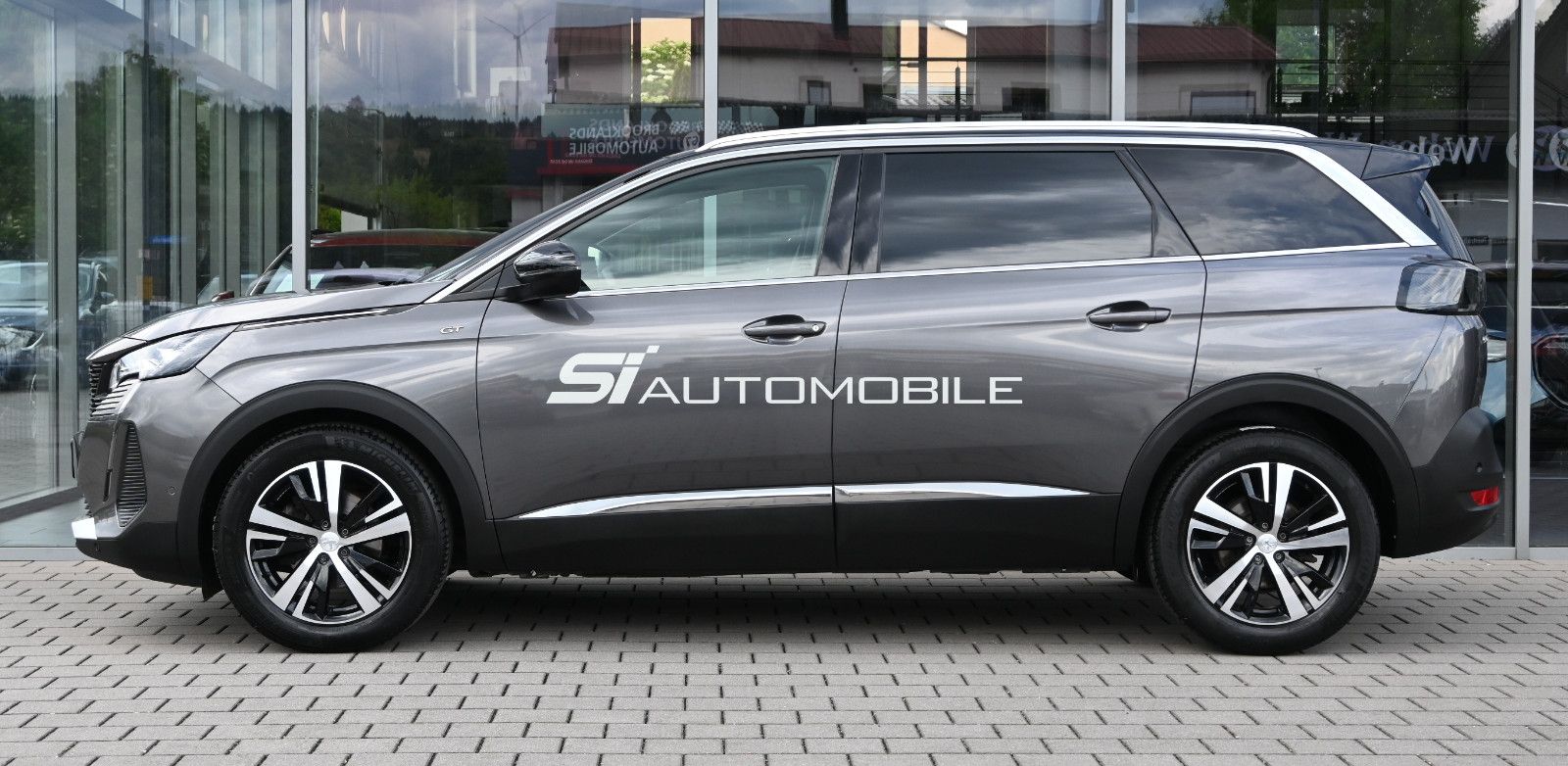 Fahrzeugabbildung Peugeot 5008 BlueHDi 130 GT °ACC°AHK°PANO°7-SITZE°ALARM°