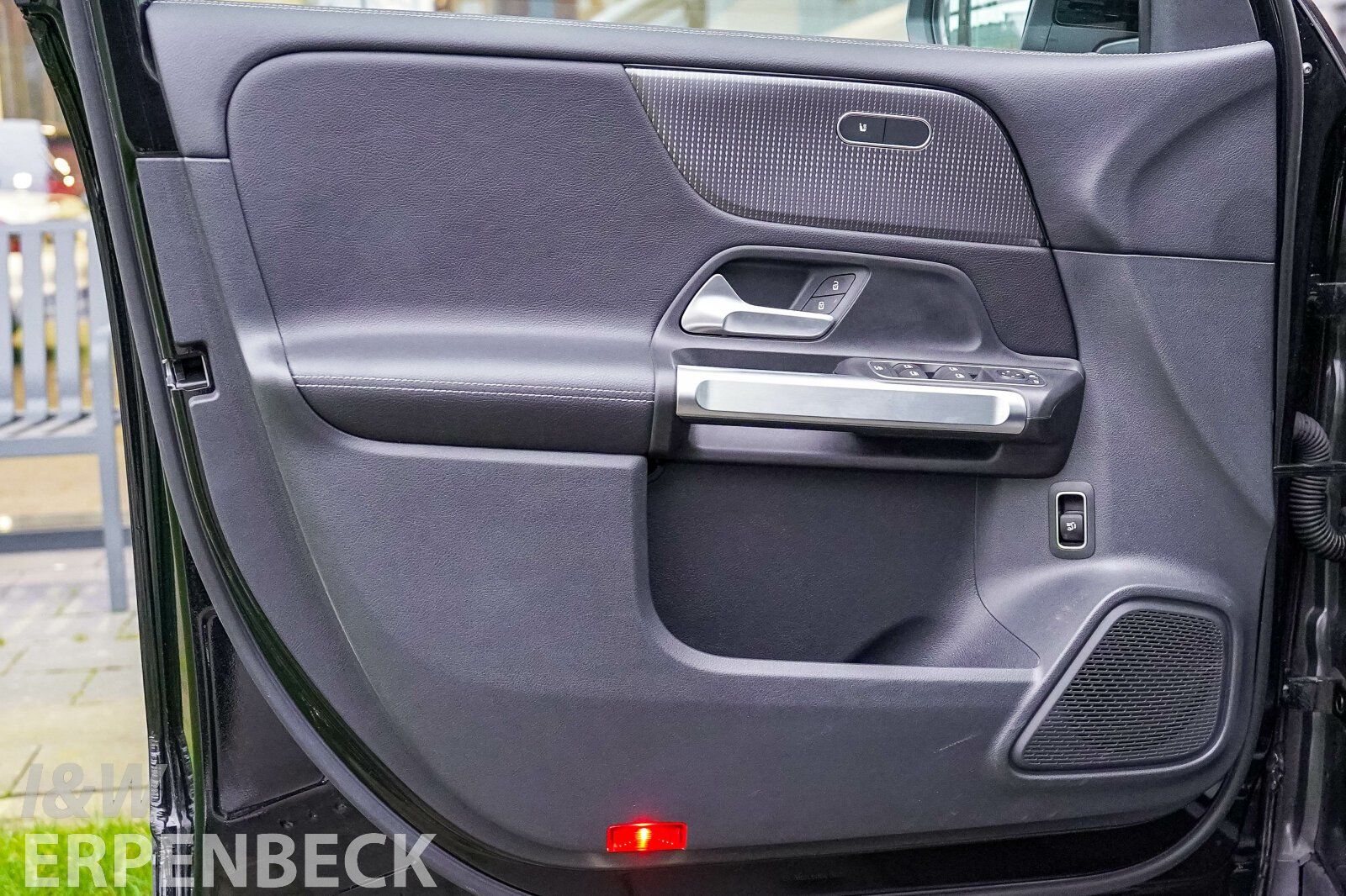 Fahrzeugabbildung Mercedes-Benz GLB 200 d Progressive Multibeam Kam EasyP Totwkl