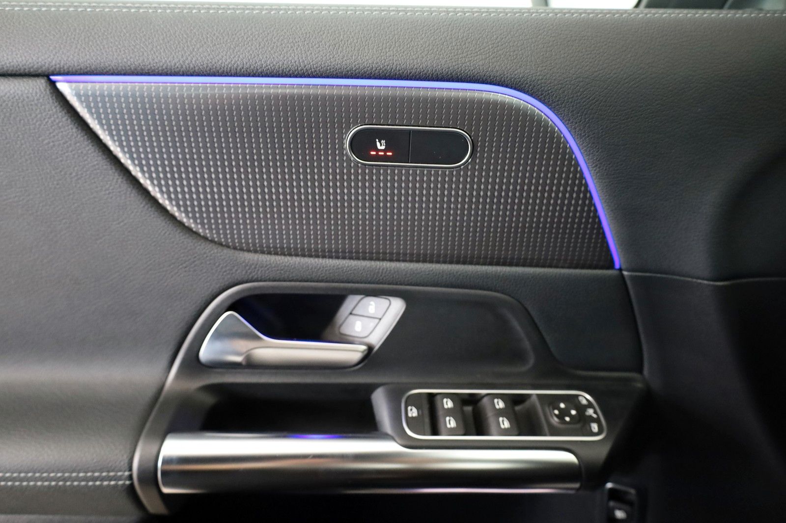 Fahrzeugabbildung Mercedes-Benz GLA 200d Leder,Navi,LED,Kamera,SH,Park-Paket