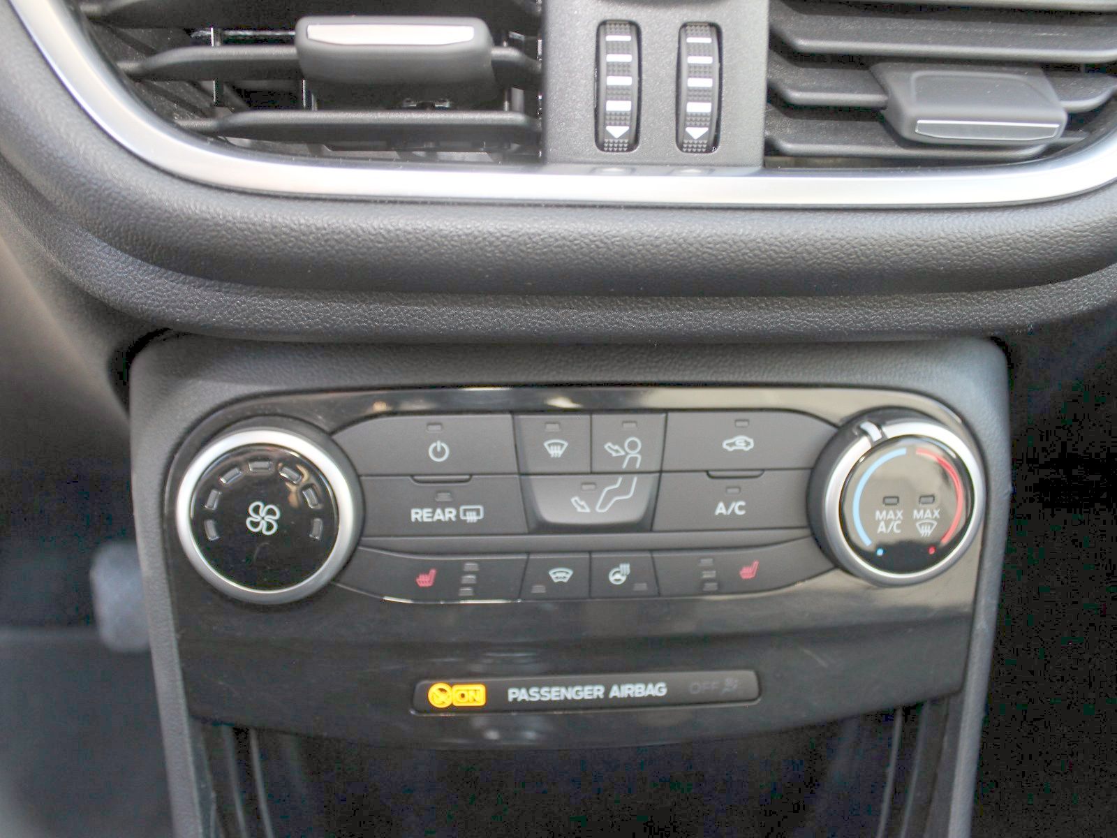 Fahrzeugabbildung Ford Puma Titanium 1,0 EcoBoost Mild Hybrid