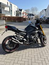 Yamaha FZ8 - YAMAHA FZ8
