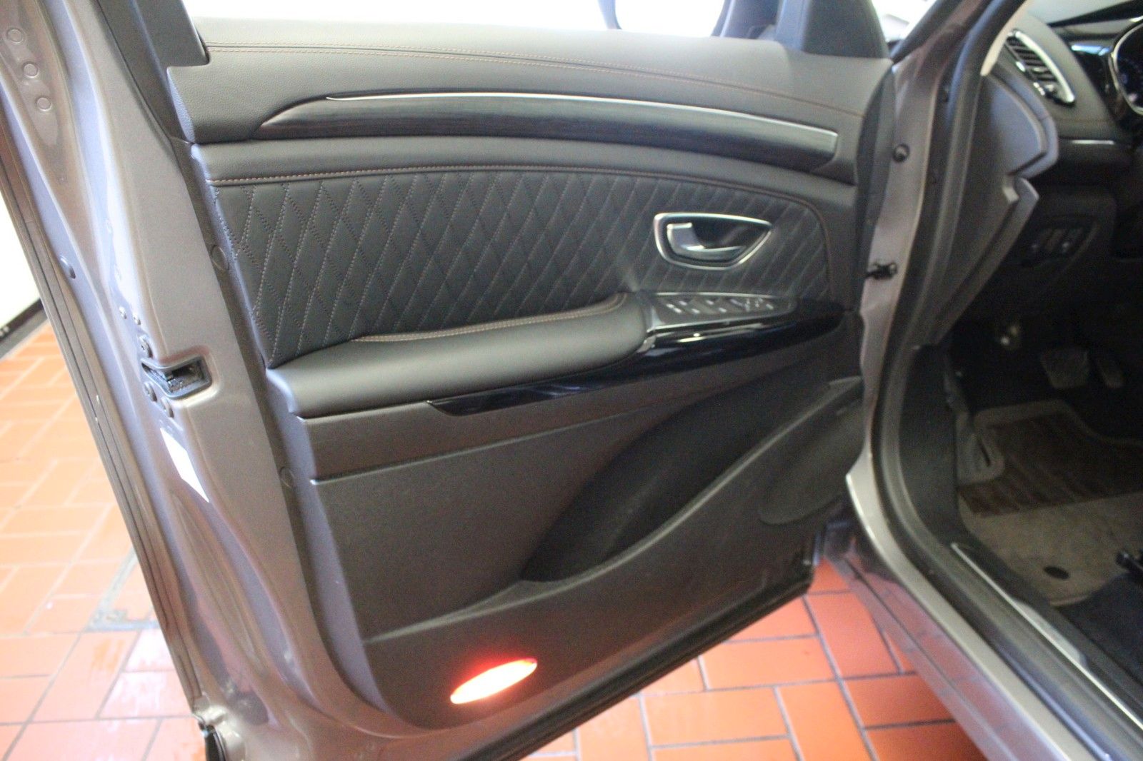 Fahrzeugabbildung Renault Espace Initiale Paris dCi 190 EDC *Volle Ausst.*