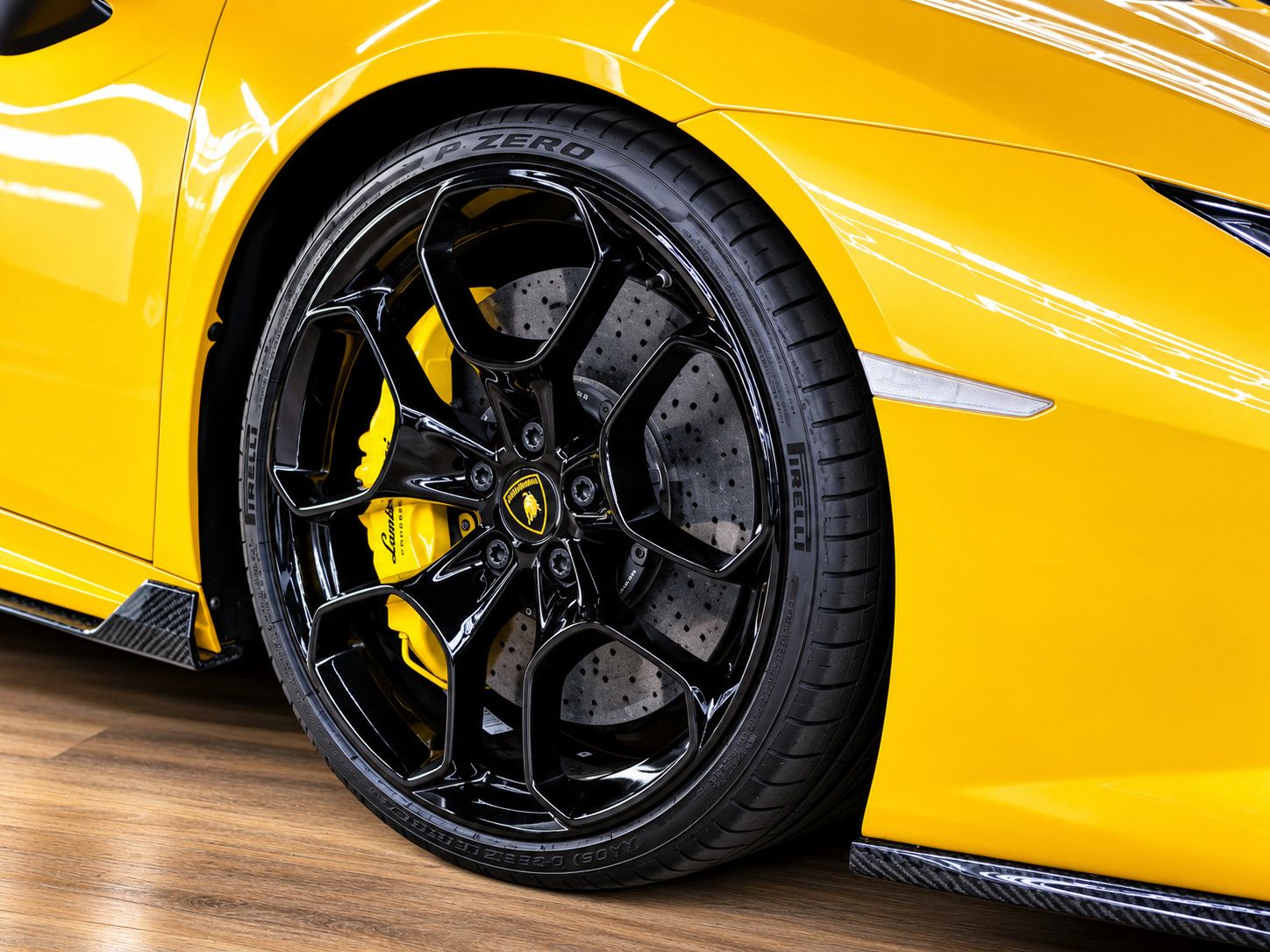 Fahrzeugabbildung Lamborghini Huracan Huracán /LIFT/KAMERA/CARBON/SCHALENSITZ/