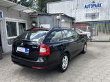 Skoda Octavia 1.6 TDI Elegance Combi*Navi*Leder*Xenon - Skoda Octavia: Combi Elegance TDI