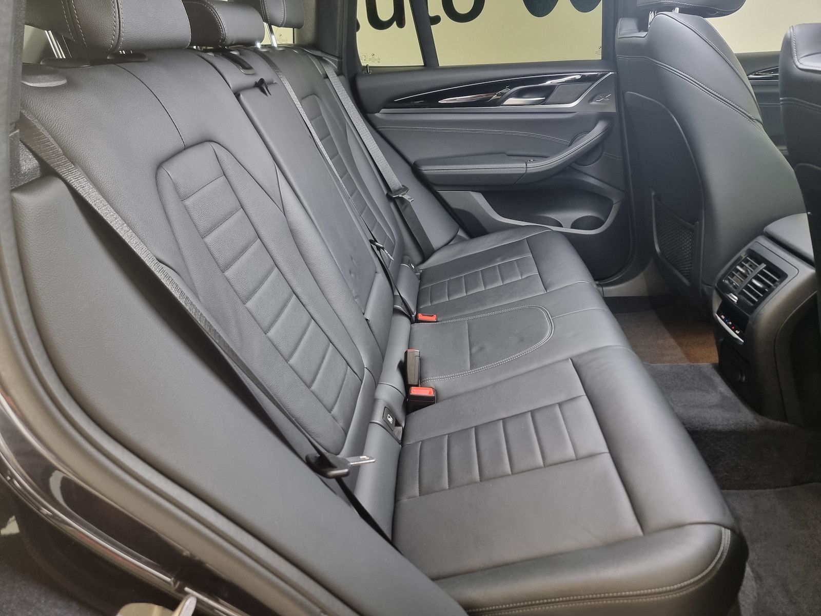 BMW X3 2.0 dA sDrive18 xLine LED AHK HeadUp Hifi foto 12