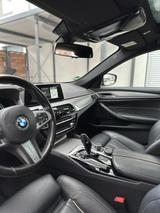 BMW 530d xDrive Touring M Paket  - BMW 530 Gebrauchtwagen in Freiburg