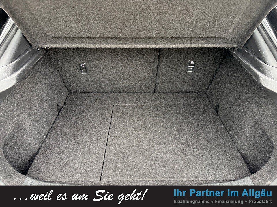 Fahrzeugabbildung Mazda CX-30 SKY-X 186 6AT FWD EXCLUSIVE COMB/DASO/DESI