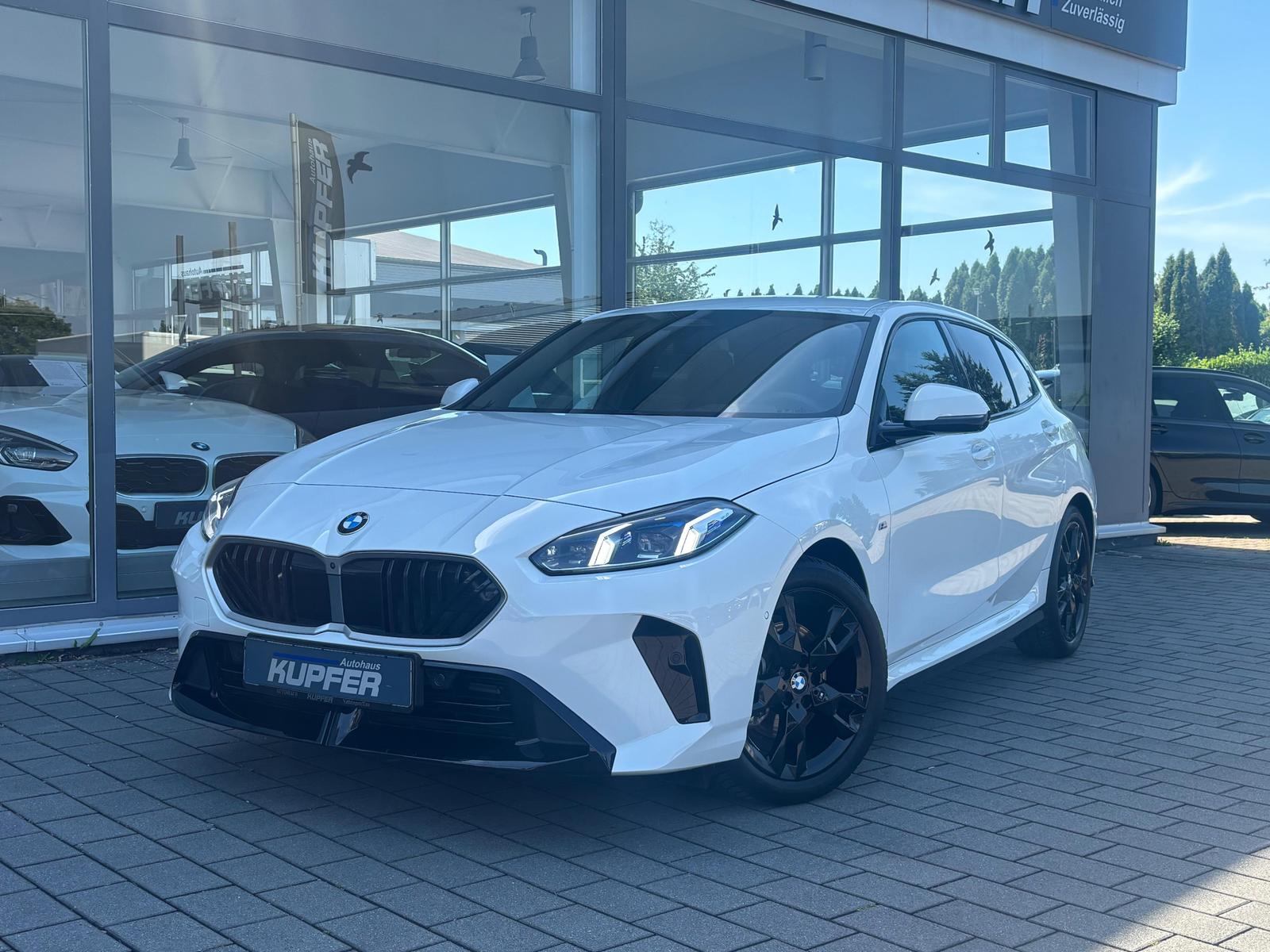 BMW 120 i M Sportp. Ad.LED°AHK°elSitze°HUP+Harm-Kard