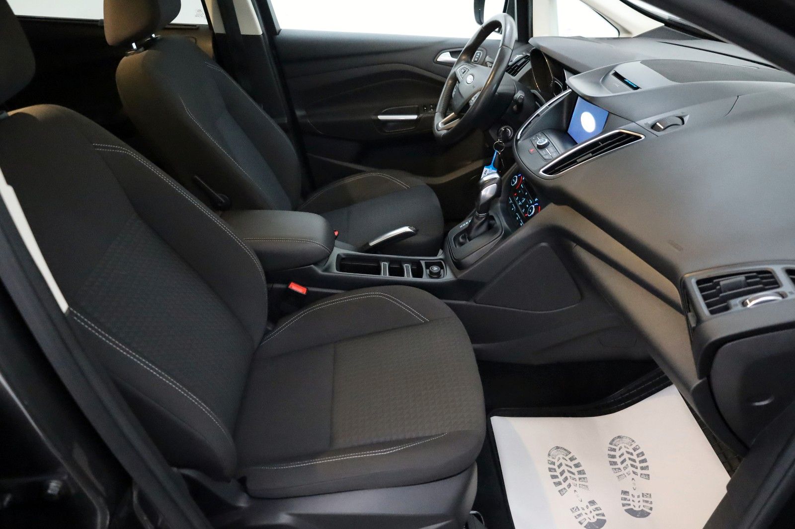 Fahrzeugabbildung Ford C-MAX Cool & Connect Navi,Kamera,SH,AHK,SR+WR