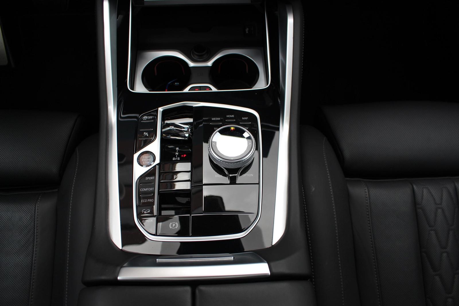 BMW X6 M60i xDrive M Sport PANO AHK SITZBELÜF SKY LO