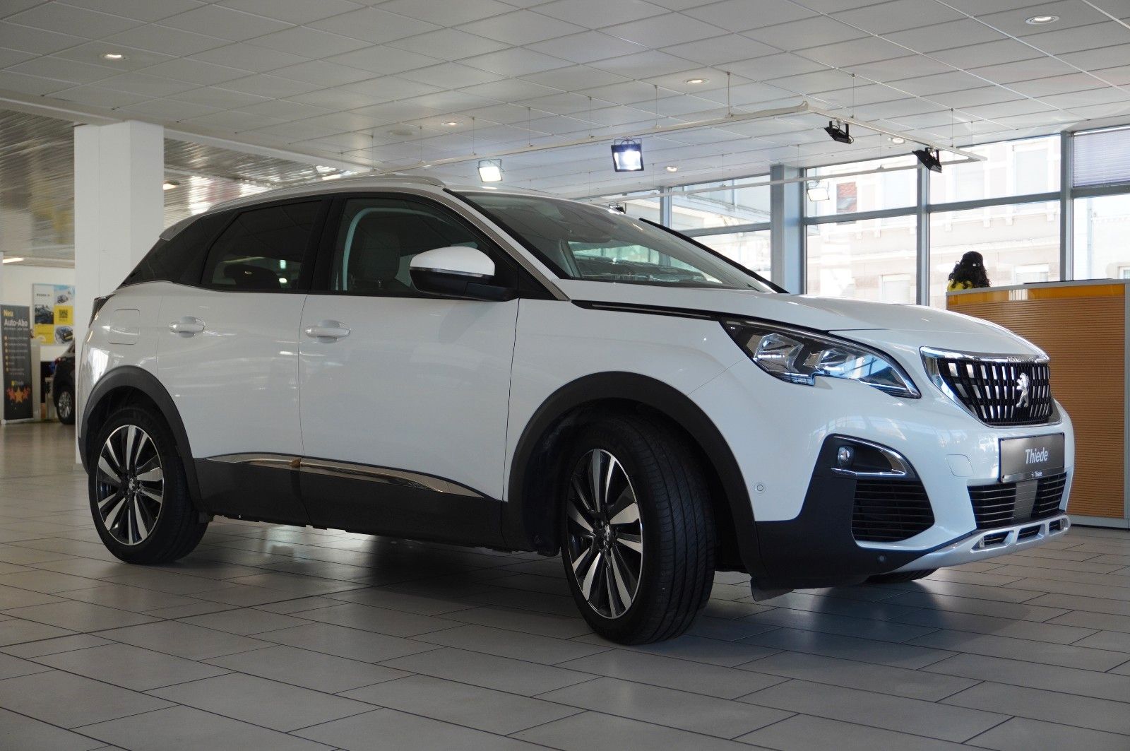 Fahrzeugabbildung Peugeot 3008 1.5D ALLURE NAVI/LED/KAMERA/VIRU./SHZ/AHK