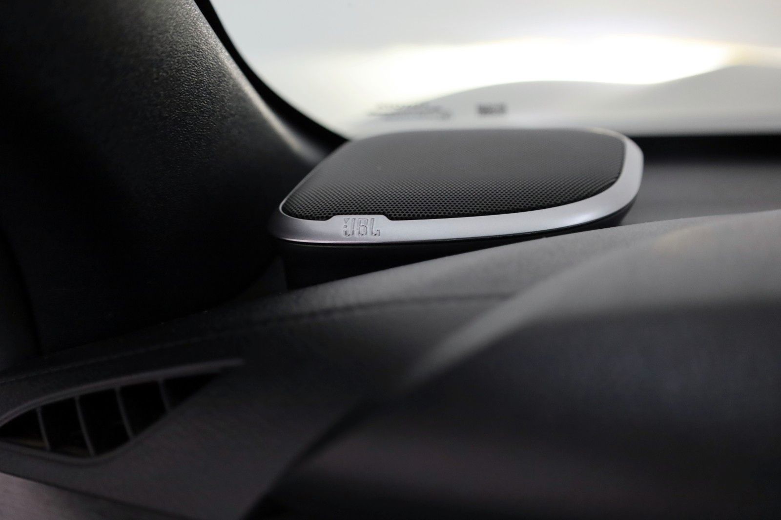 Fahrzeugabbildung Toyota Hilux 2.8 D-4D 4x4Invincible,Leder,ACC,Rollo,AHK