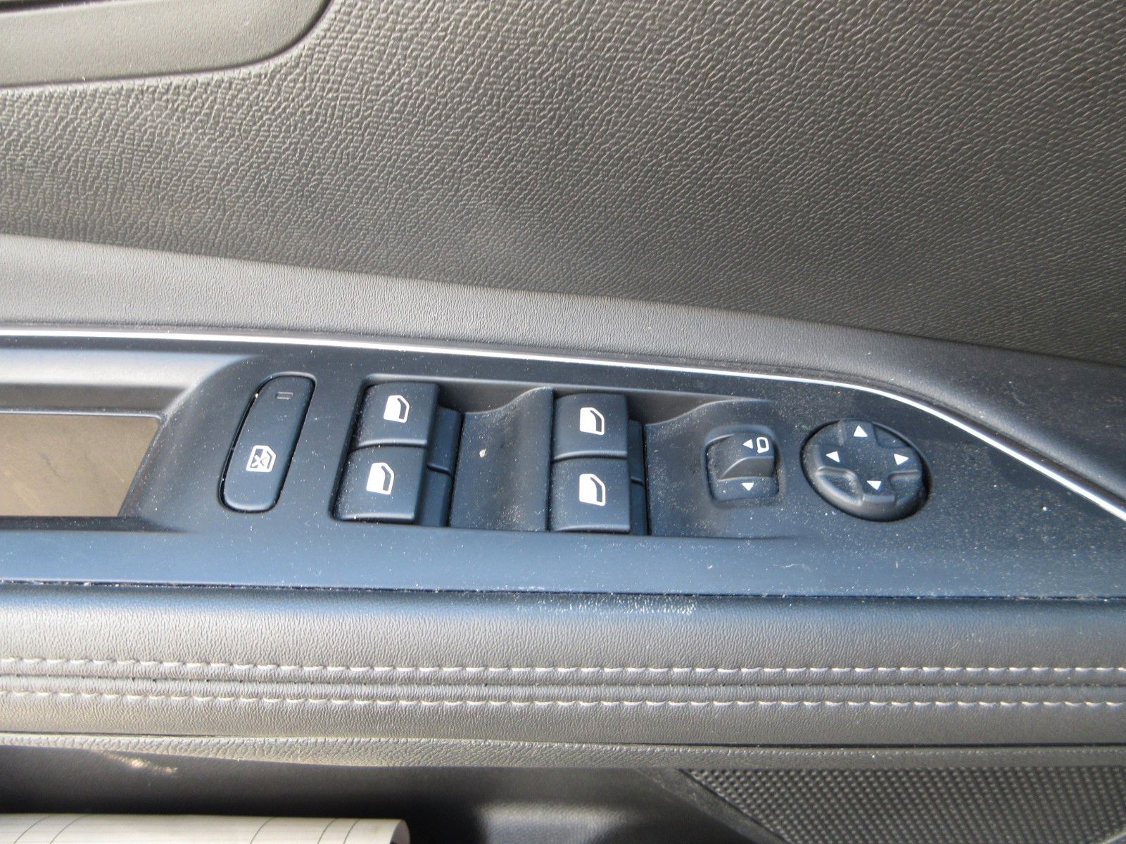 Fahrzeugabbildung Peugeot 5008 Allure 1.5D  NAVI/LEDER/PDC/R´CAM/AHK