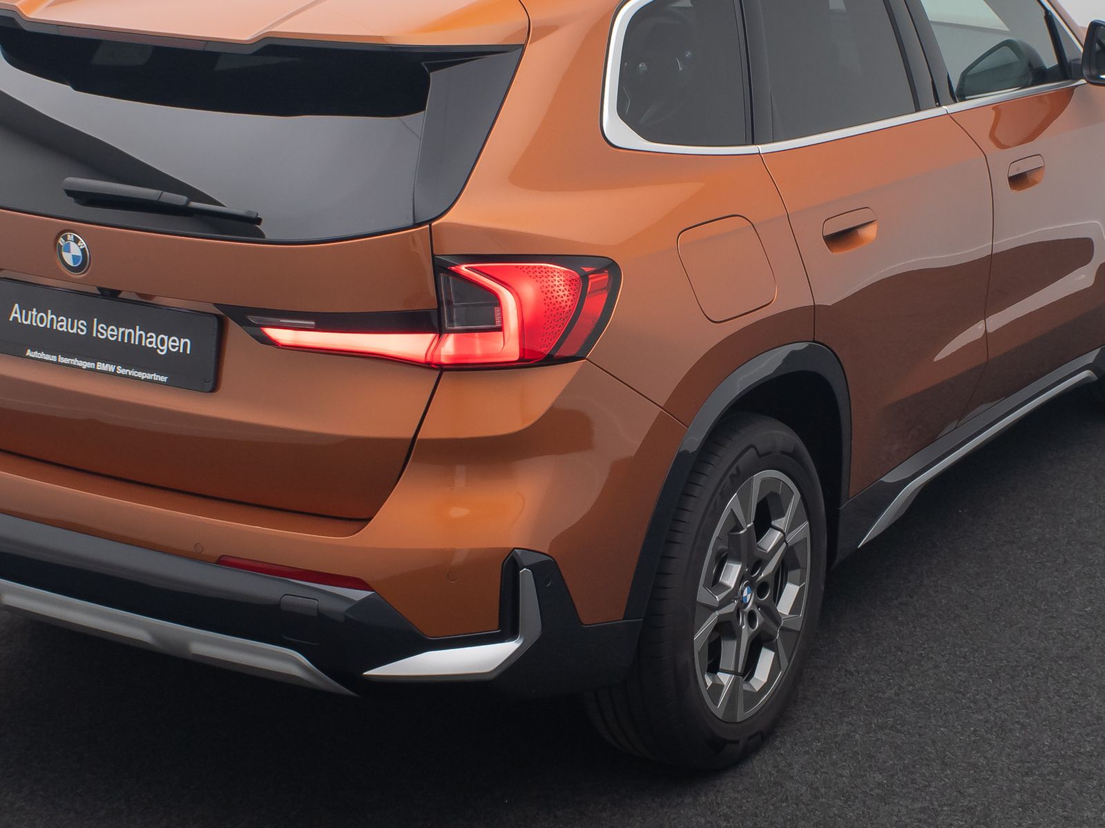 Fahrzeugabbildung BMW X1 xD23d xLine Panoram 360&deg;HUD AHK H/K DAB Voll