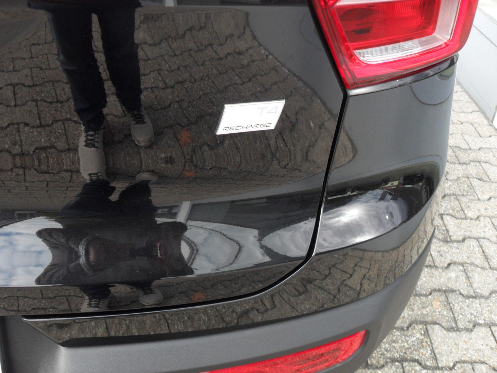 Fahrzeugabbildung Volvo XC40 T4 Essential | AHK | Navi | PDC | SH