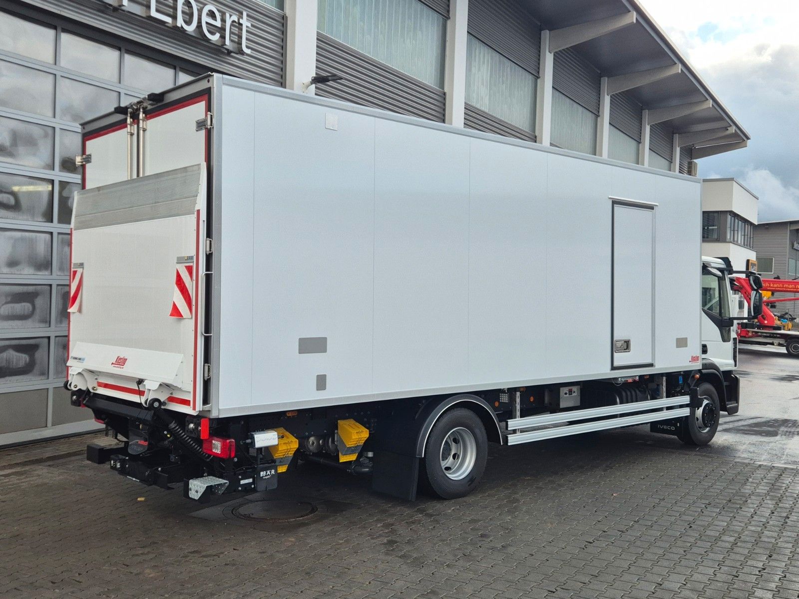 Fahrzeugabbildung Iveco Eurocargo ML160E28 ThermoKing R1200R LBW Tür AHK