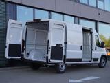 Iveco eSuperJolly 35 L3H2 /Schwingsitz + 10-Zoll Navi - Tier-/Pferdetransport