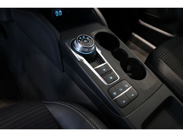 Fahrzeugabbildung Ford Kuga Plug-In Hybrid Titanium X BLIS Kamera LED