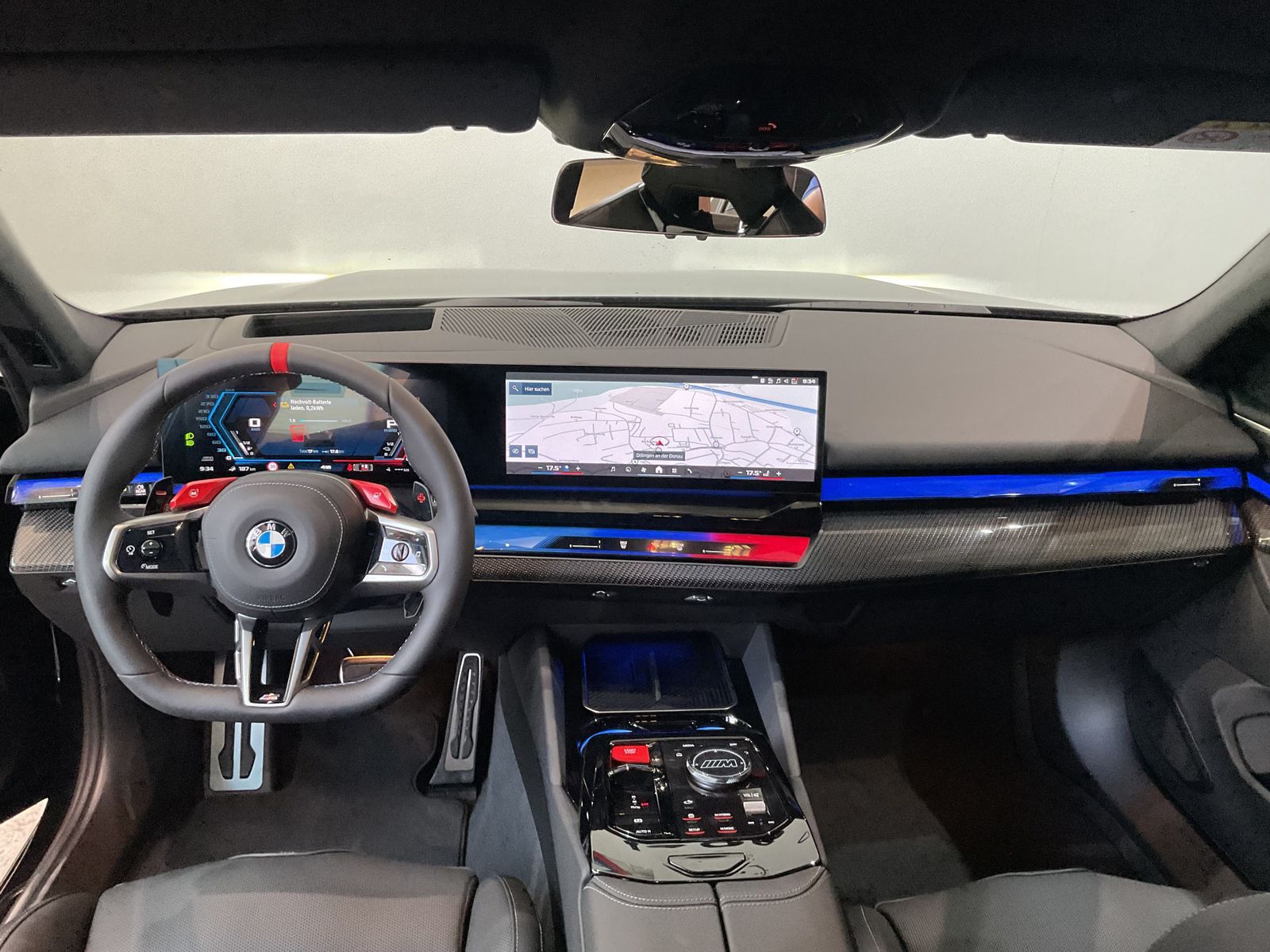Fahrzeugabbildung BMW M5 Limousine Frozen Deep Grey M Drivers Package