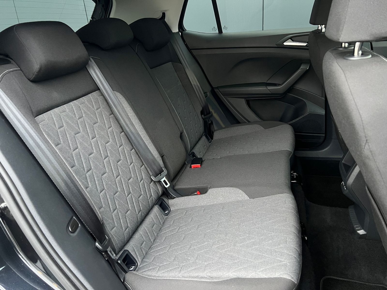 Fahrzeugabbildung Volkswagen T-Cross 1.5 TSI Life DSG *IQ-Light, PDC, Kamera,