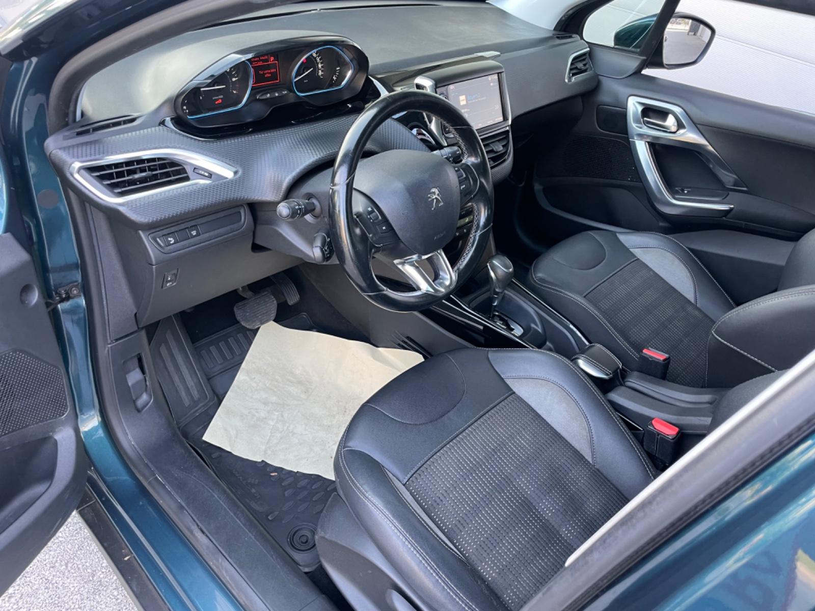 Peugeot 2008 Allure Automatik/Leder/Klima