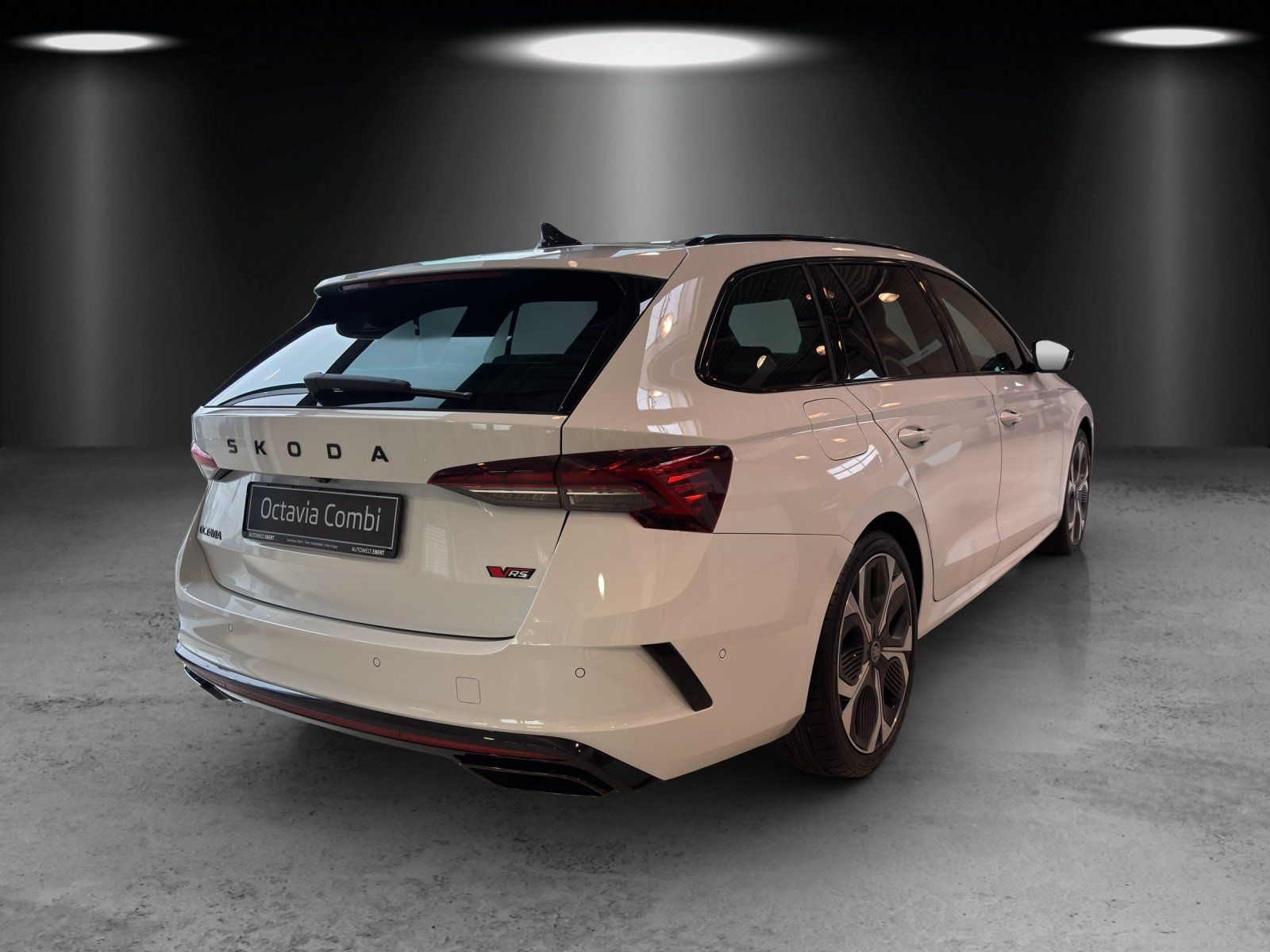 Fahrzeugabbildung SKODA Octavia Combi RS 2,0 TSI 195 kW DSG AHK/PANO/HUD