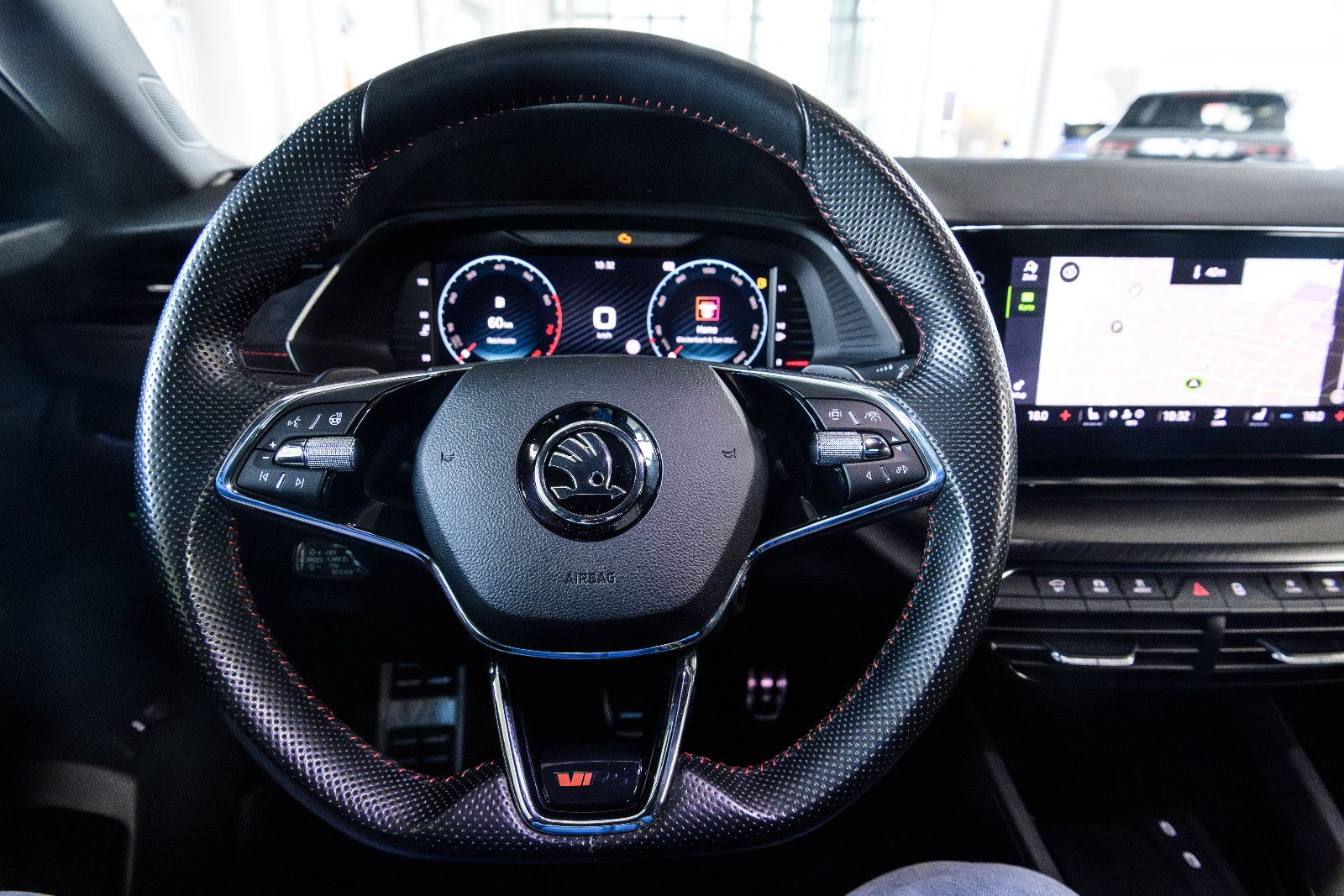 Fahrzeugabbildung SKODA Octavia 2.0 TSI DSG RS COMBI NAVI/ACC/AHK/SZH