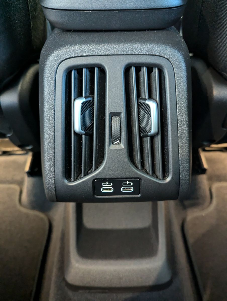 BMW 218 Active Tourer Aut AHK Pano Cam Premium-Paket - Image 25