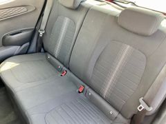 Fahrzeugabbildung Hyundai i10 1.0 SHZ KLIMA ALLWETTERREIFEN PDC RADIO USB