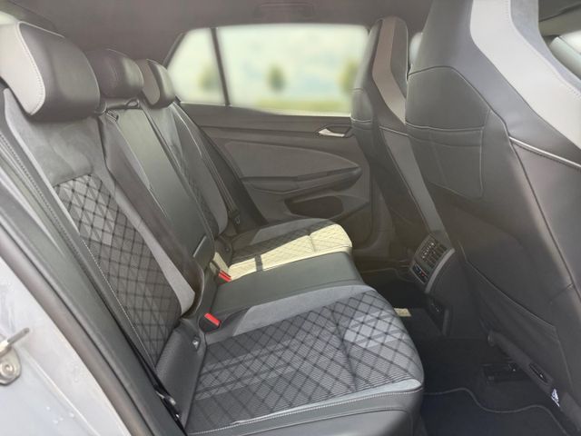 Golf 8 VIII R-Line 1.5 eTSI Navi ACC Apple CarPl