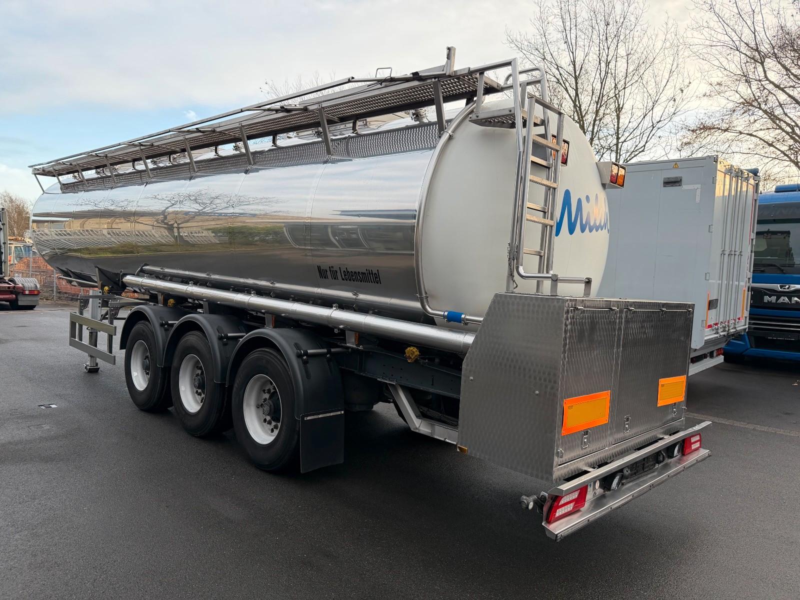 Andere HLW STA 36 Milchtank 30.000 Liter/3 Kammern