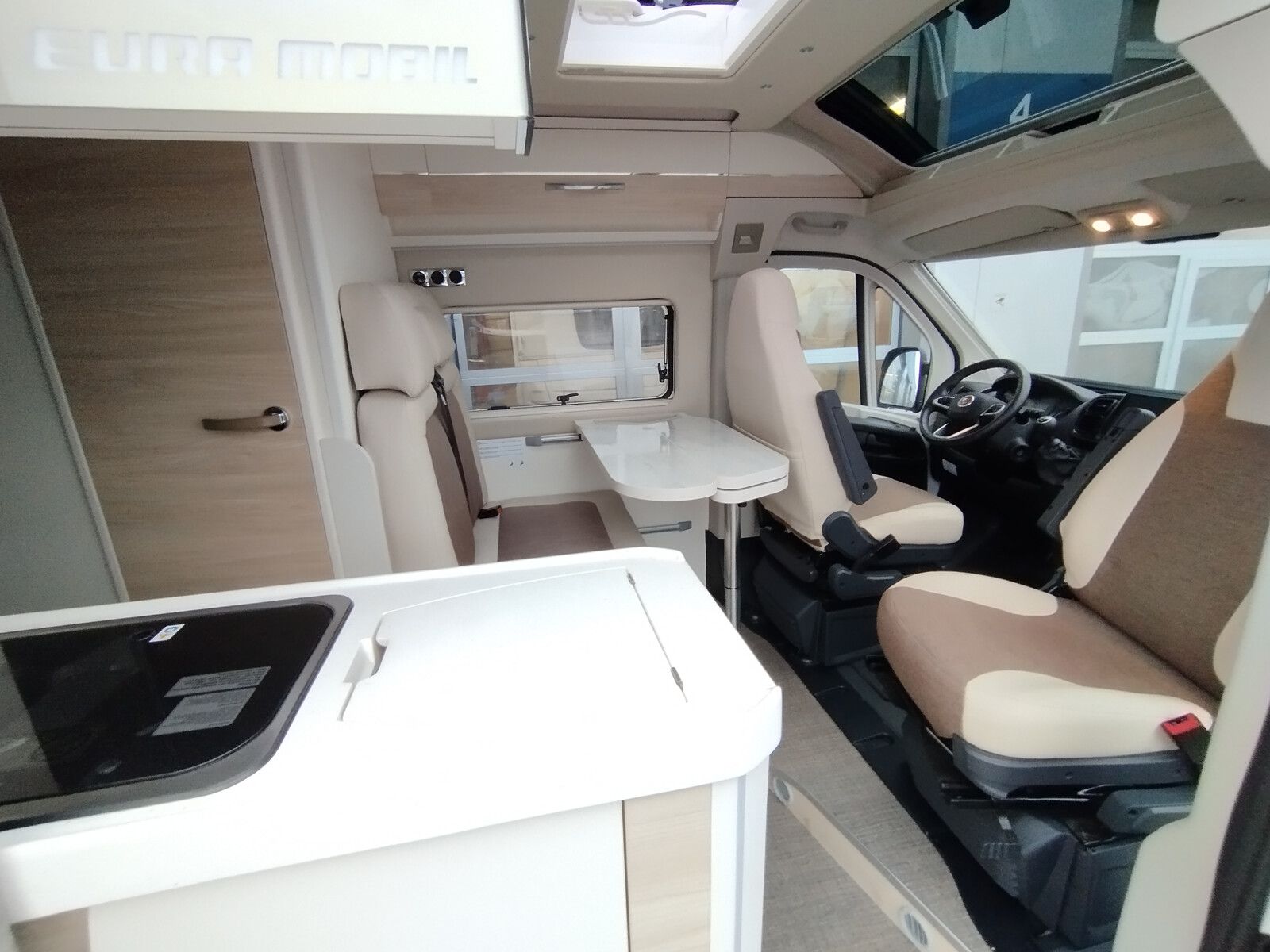 Fahrzeugabbildung Eura Mobil Van V 635 EB Mondial Plus/Mark./Fahrradträger