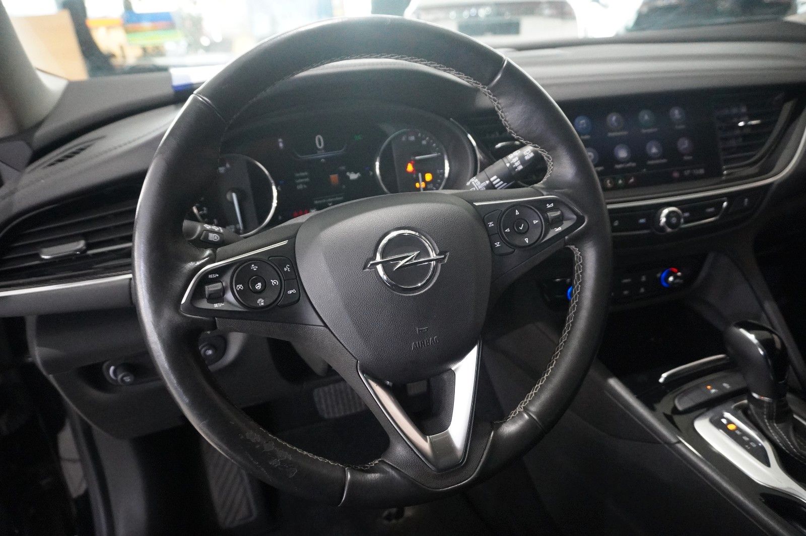 Fahrzeugabbildung Opel Insignia B ST 2.0D ELEGANCE NAVI/LED/KAMERA/DAB+