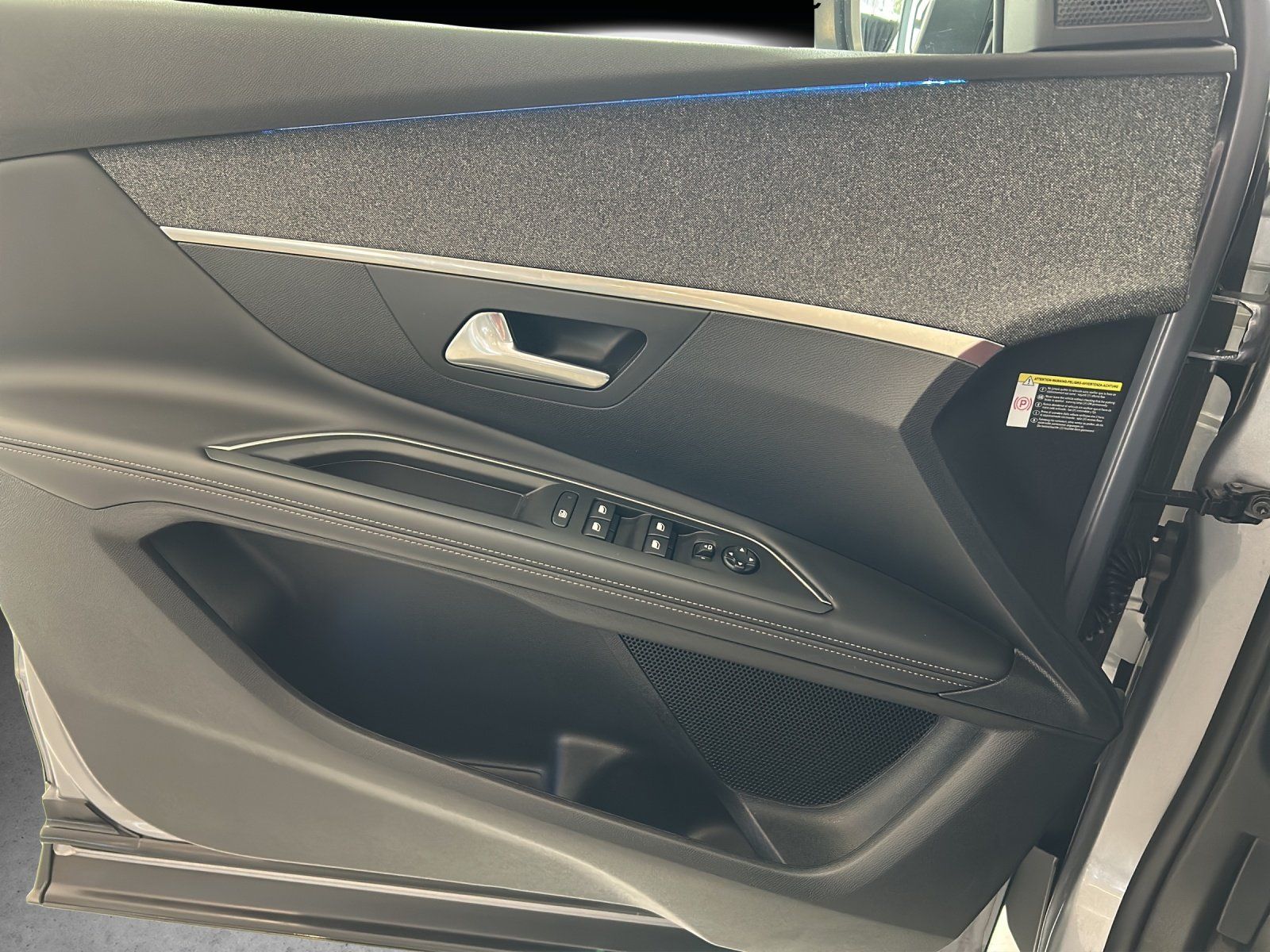 Fahrzeugabbildung Peugeot 3008 1.2 PureTech 130 Allure/NAVI/Kamera/PDC