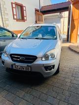 Kia Carens III 2.0 CRDi - Kia Carens aus 2007 mit Diesel-Antrieb