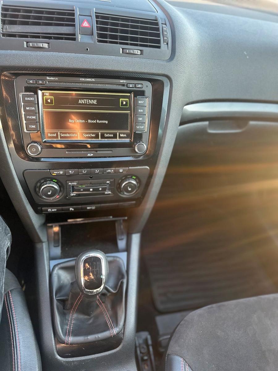 Skoda Octavia 2012 — photo 8
