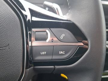 Peugeot 2008 Allure 1.2 PureTech 130 LED+SHZ+Alcant.+PDC