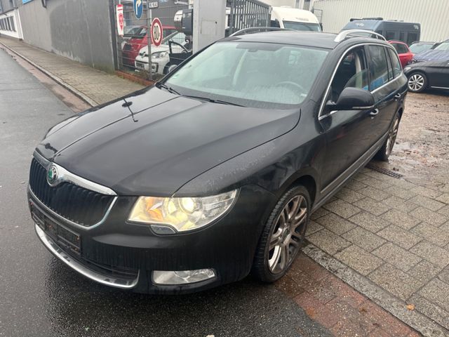 Skoda Superb Combi Elegance 4x4 DSG Leder