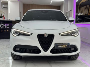 Alfa-Romeo Stelvio - 2