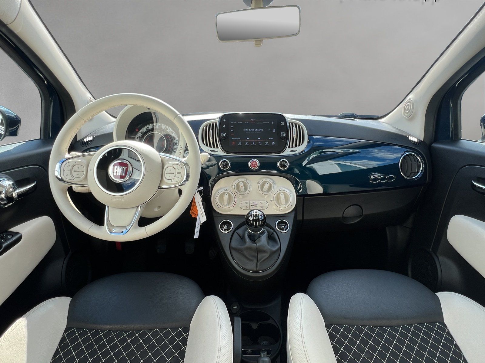 Fahrzeugabbildung Fiat 500 1.0 MHD DolceVita PANO/PDC/KLIMA/TEMPOMAT/