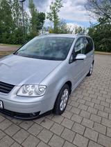 Volkswagen VW Touran 1.9 TDI - Volkswagen Touran mit Diesel-Antrieb: Kleinbus, Automatik, 1.9