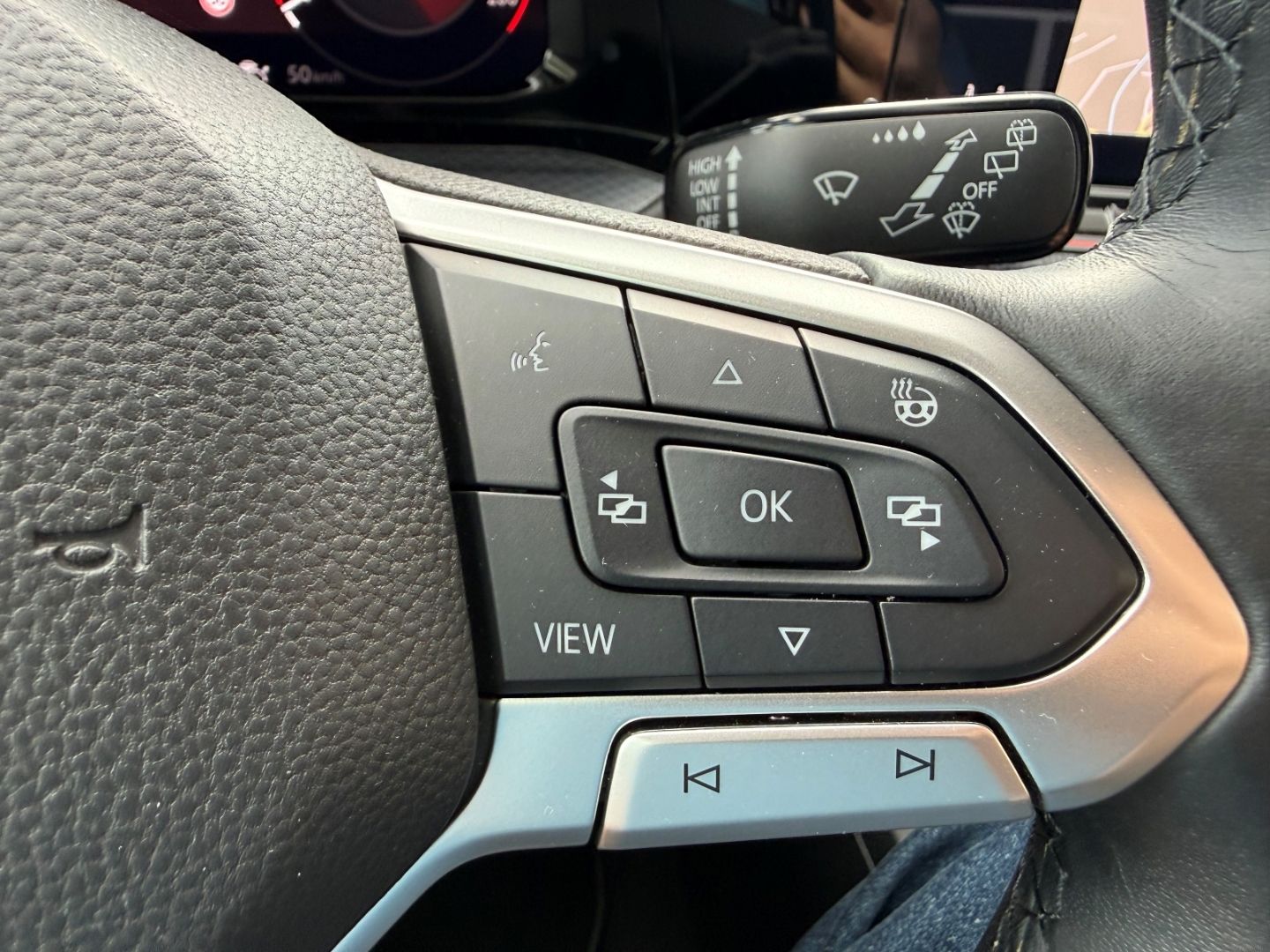 Fahrzeugabbildung Volkswagen Golf VIII United 1,5 TSI Navi Digi Cockpit LED A