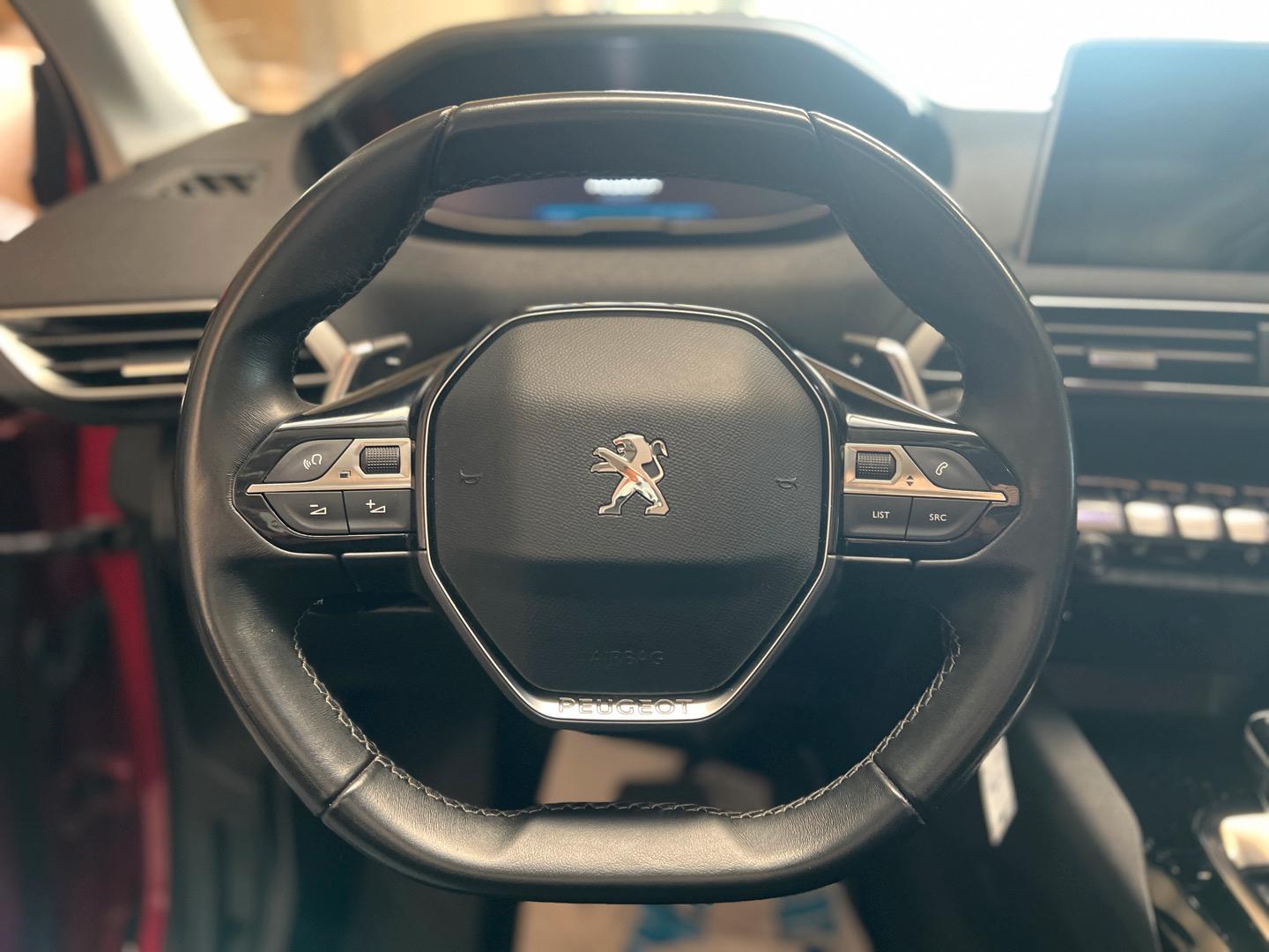 Peugeot 3008 Active *1.Hand*Panoramadach*SHZ*AHK*