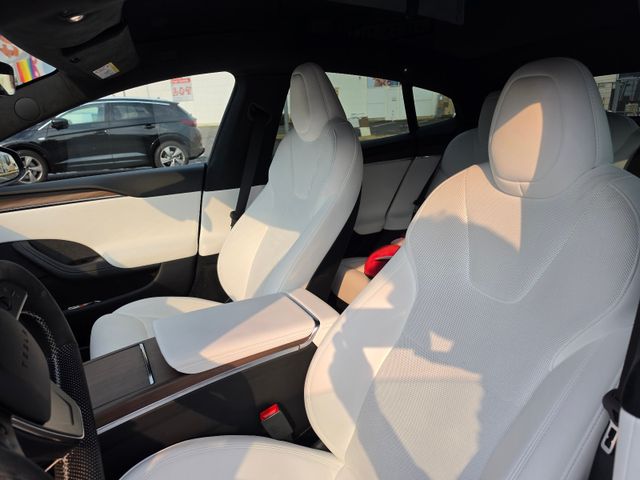 TESLA Model S Long Range HW 4 weisse Sitze AHK