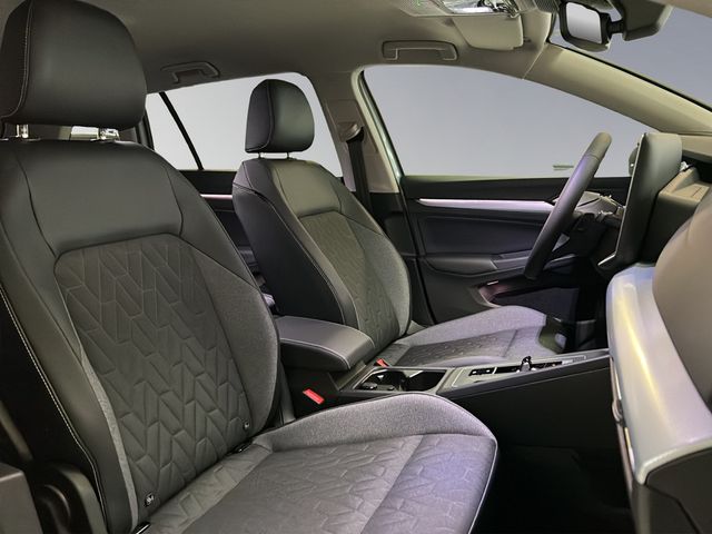 Golf VIII Variant Life 2.0 TDI DSG AHK