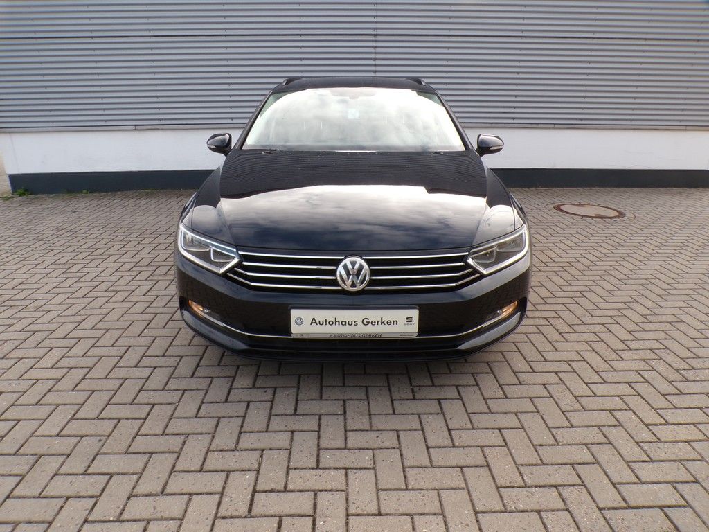 Fahrzeugabbildung Volkswagen Passat Variant  1.4 TSI Comfortline *R-Line Spor
