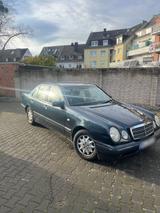 Mercedes-Benz Mercedes E200 - gebrauchte Mercedes-Benz E 200 aus dem Jahr 1999