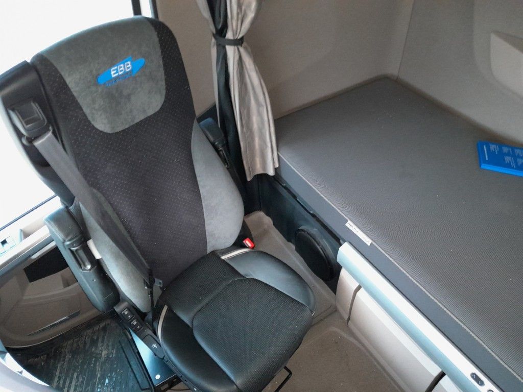 Fahrzeugabbildung DAF FT XG+ 530