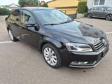 Volkswagen Passat Lim. Trendline BlueMotion - Volkswagen Passat aus 2011: Trendline